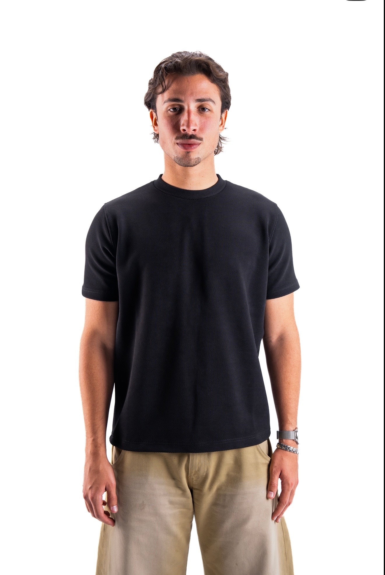 Black Essential Textured round t.shirt
