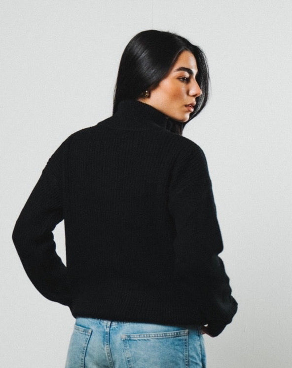 Women black knitted jacket